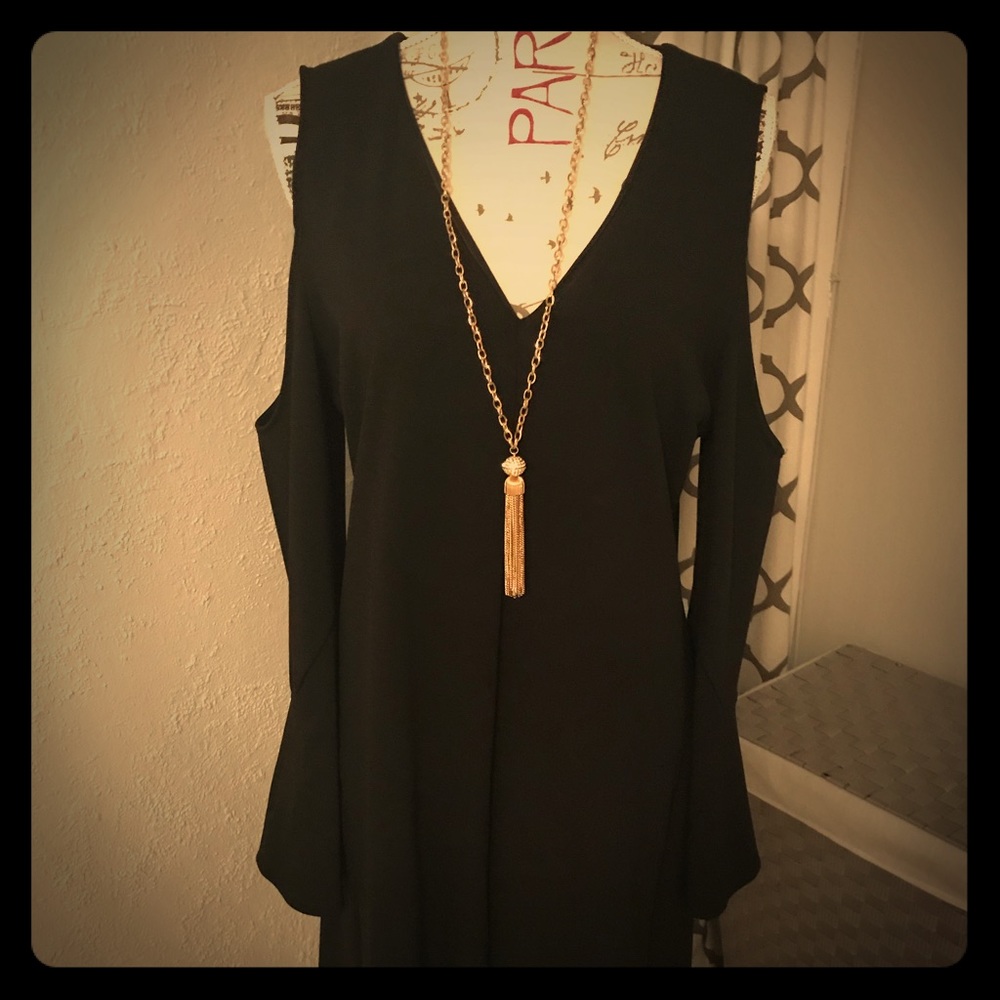 Black Cold Shoulder Long Sleeve Dress 👗